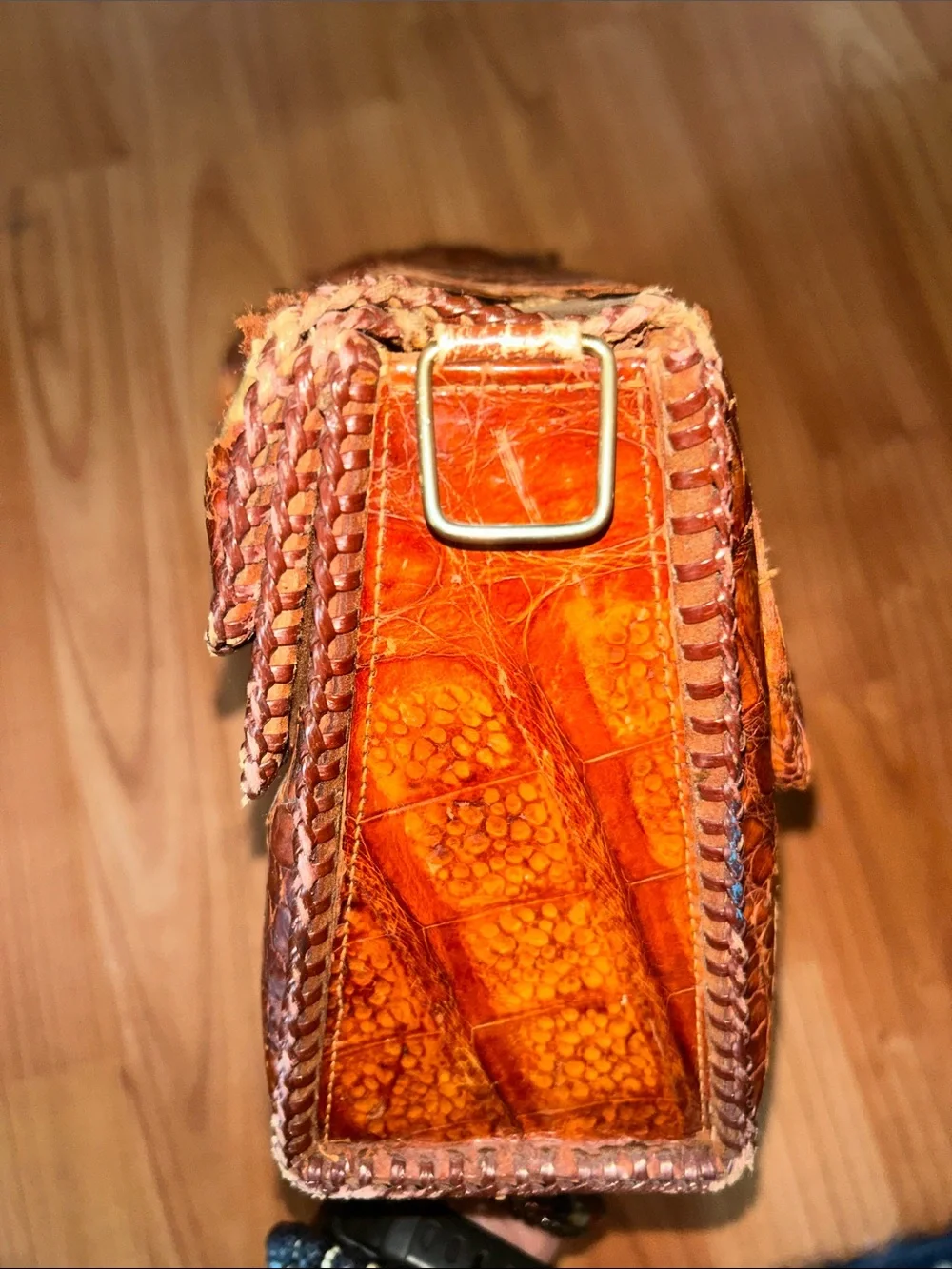 GENUINE ALLIGATOR MADE IN CUBA STAMPED PURSE. 1950’s..as in pic missing skin